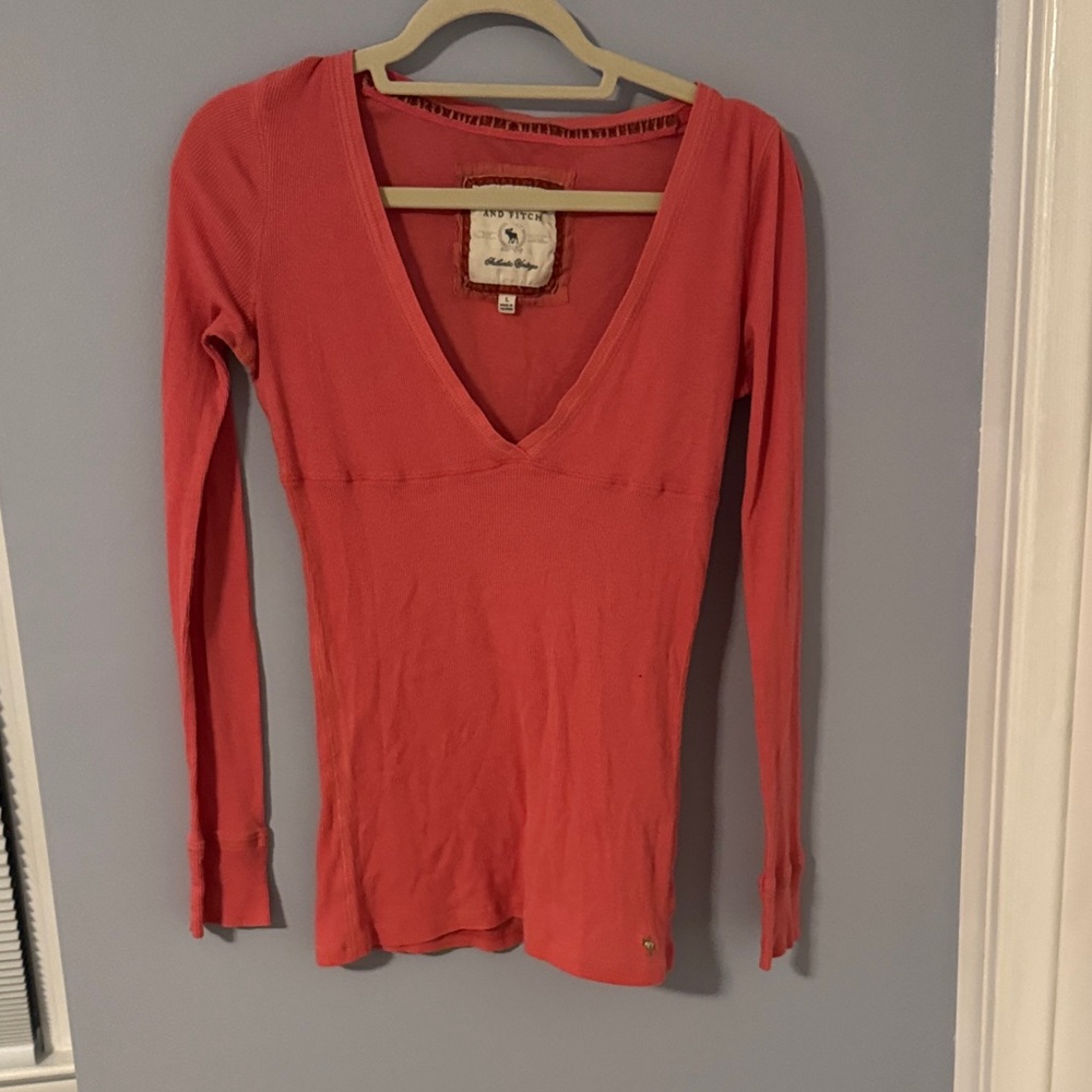 Abercrombie & Fitch Vintage Deep V-Neck Long Sleeve Top - Pink